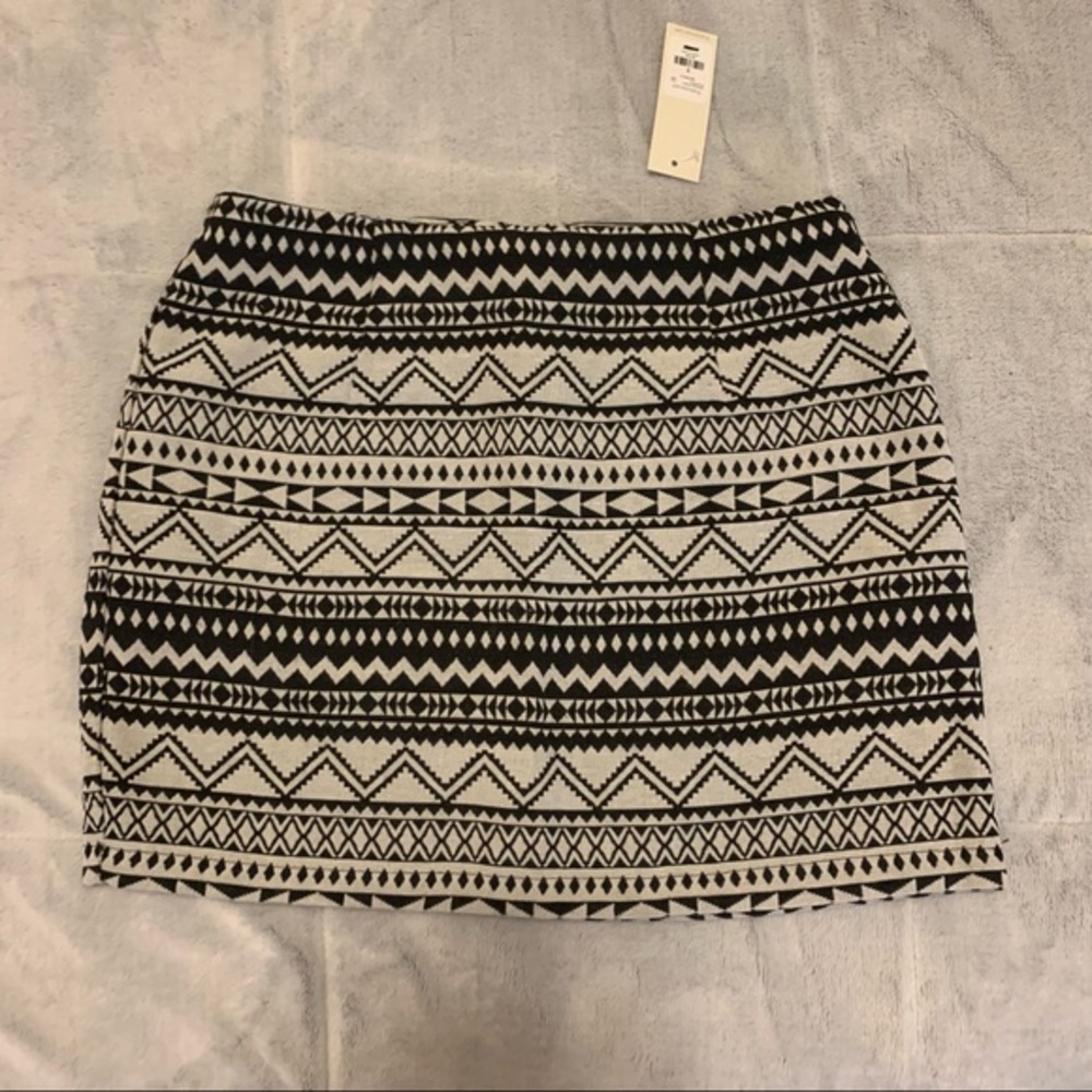 Black & White Aztec-Print Mini Skirt
